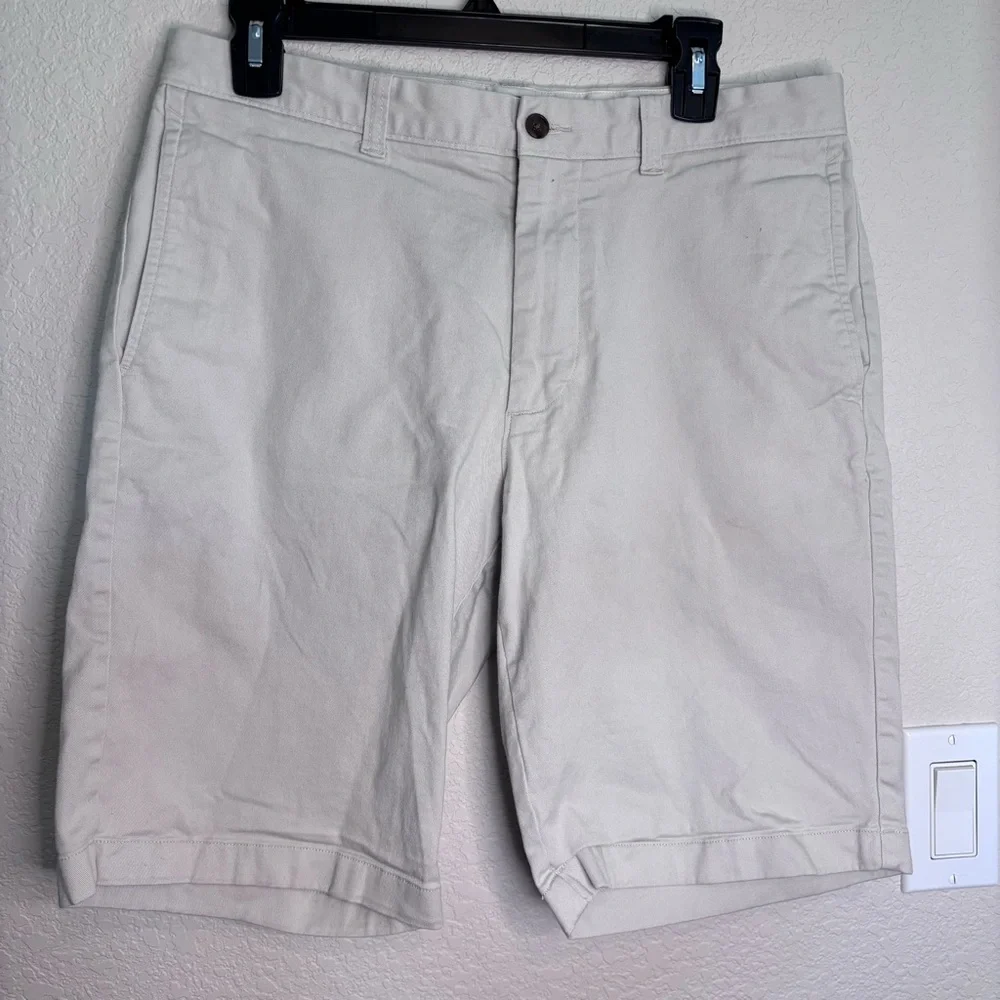 J. Crew Men's Light‎ Cream Flat Front Shorts